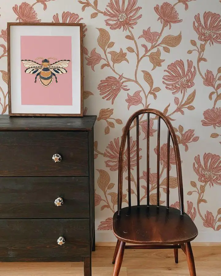 Coral floral wallpaper with vintage botanical pattern from @abigailbryanart. Features large blooms and trailing vines design.