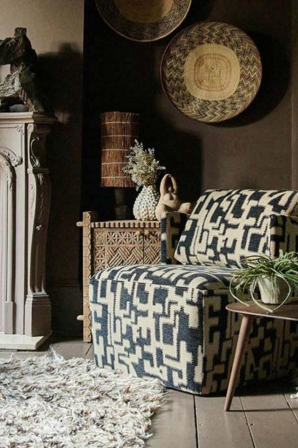 Cozy corners enhanced by woven patterns, featuring boucle chair ideas.