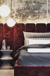 30 Sumptuous Burgundy Bedroom Ideas - The Great Hack Shack