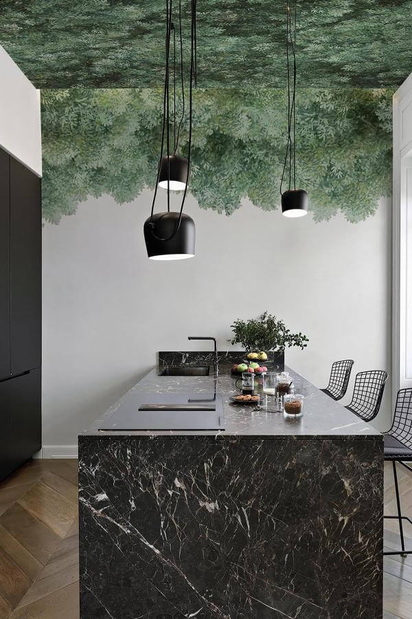 Lush green leaves ceiling from @belartestudio. Transforms kitchen horizons with vibrant, nature-inspired elegance.