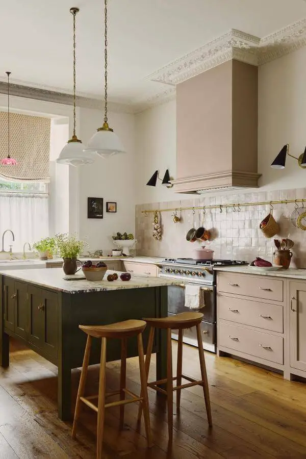 Ornate crown molding kitchen from @emma__ainscough showcasing grandmacore kitchen ideas with beige walls and classic details.