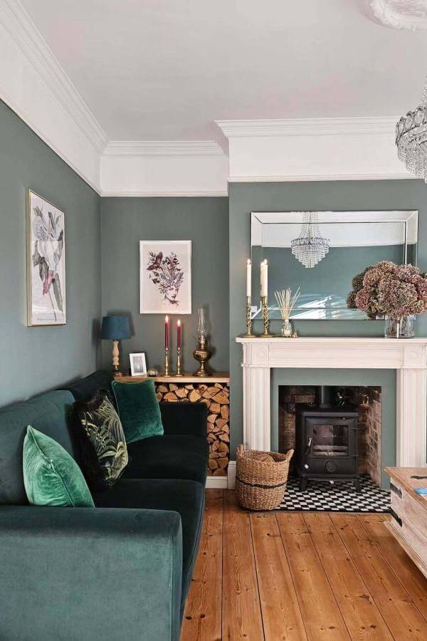 Velvet green sofa from @newbzresidence_no7. Makes a lush statement in stylish green living room ideas.