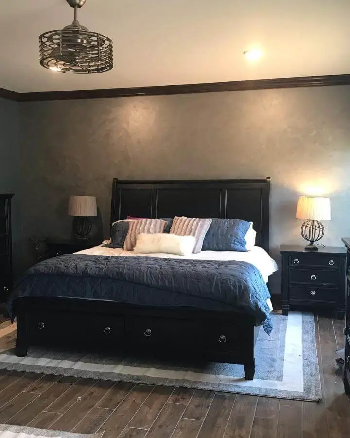 Navy blue bedroom furniture from @redkavi showcasing sophisticated grown woman bedroom ideas with coordinated nightstand and storage bench.