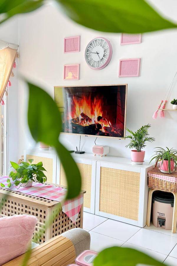 Pink chic sofa from @idzyanismail. A balance of botanical bliss and modern flair enhances the contemporary decor.