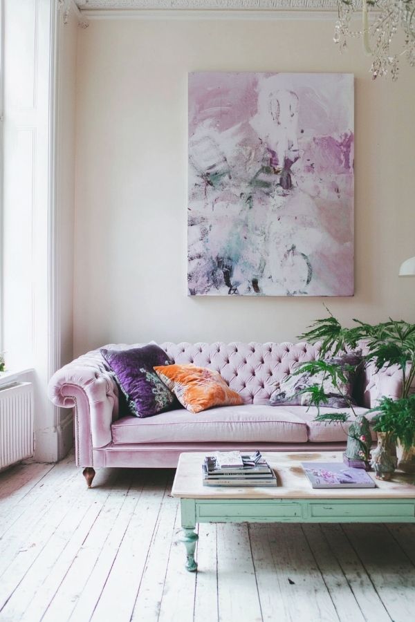 Pastel living room ideas with cozy sofas and soft hues.